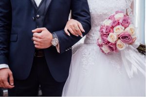 結婚式にかかるお金は？