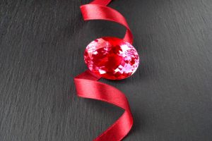 【7選】赤い(レッド)宝石の種類｜情熱の赤が人に与える心理的効果とは？